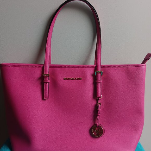 Michael Kors Large Jet Set Travel Tote. - Picture 2 of 7